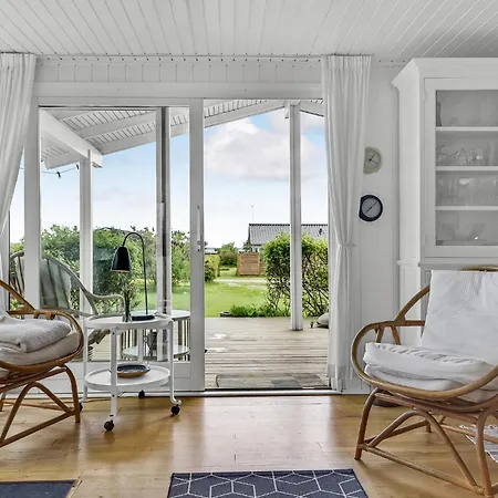 4 Bedroom Beautiful In *